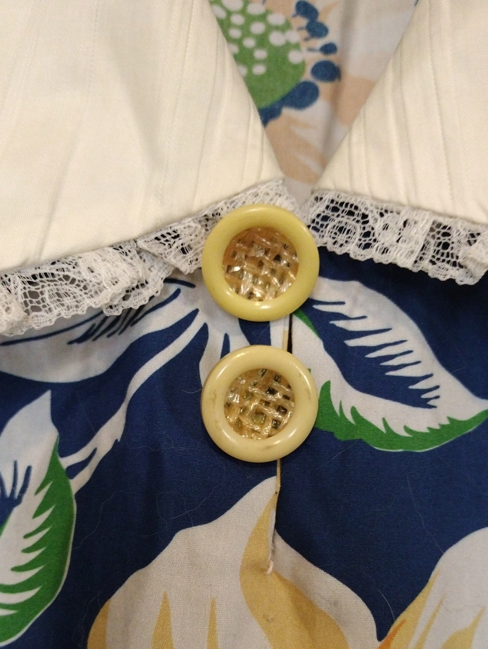 Navy Floral Vintage-Style Dress with Cream Collar - Picture 5 of 8